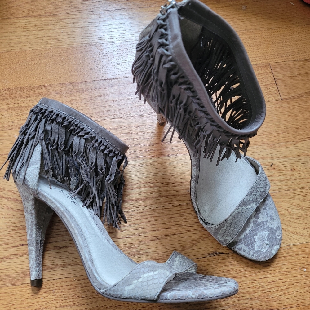 TUBE Fringe Heels 39